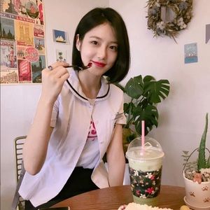 Meet your Posher, Joanny